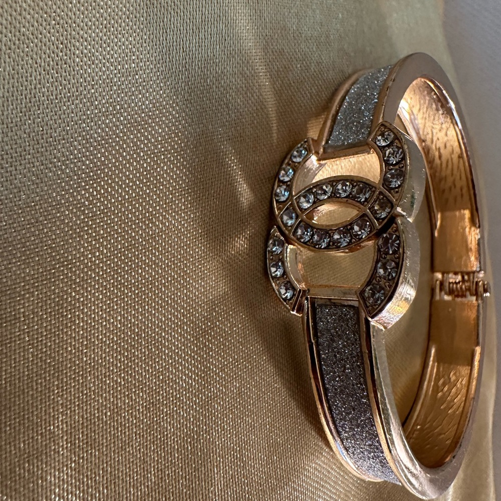 Chic Gold and Silver Crystal Bracelet - Picture 5 of 9
